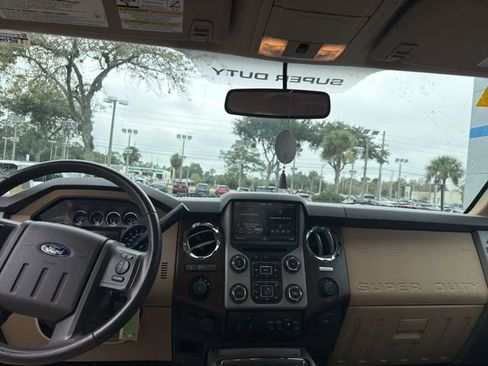 Used 2016 Ford F250 Lariat w/ Lariat Interior Package image 10