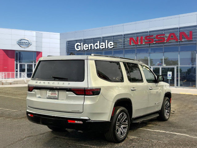Used 2024 Jeep Wagoneer Series II AWD/4WD image 4