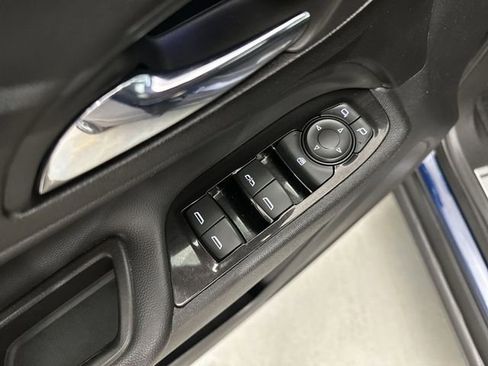 Used 2022 Chevrolet Equinox Premier image 18