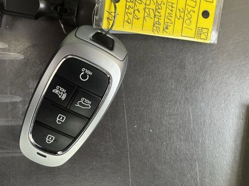 Used 2023 Hyundai Santa Fe SEL w/ Cargo Package image 12