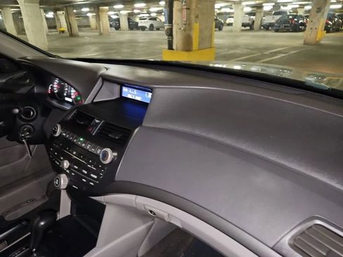 Used 2010 Honda Accord LX image 4