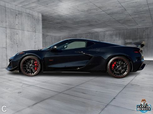 Certified 2023 Chevrolet Corvette Z06 w/ Z07 Performance Package image 3