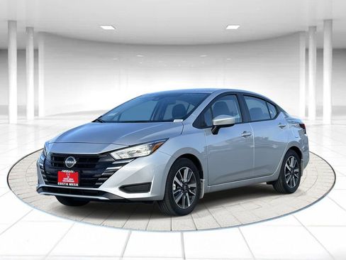 Used 2025 Nissan Versa SV w/ Trunk Package FWD image 1