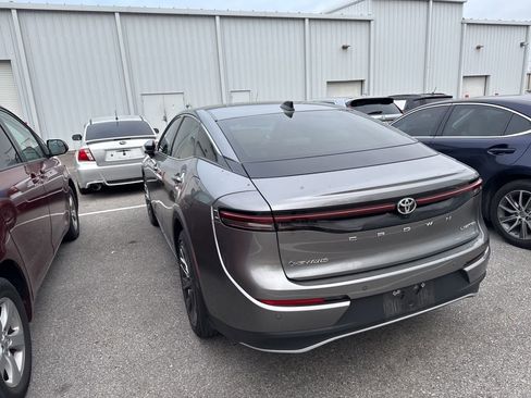 Used 2025 Toyota Crown Limited w/ Advanced Technology Package image 9
