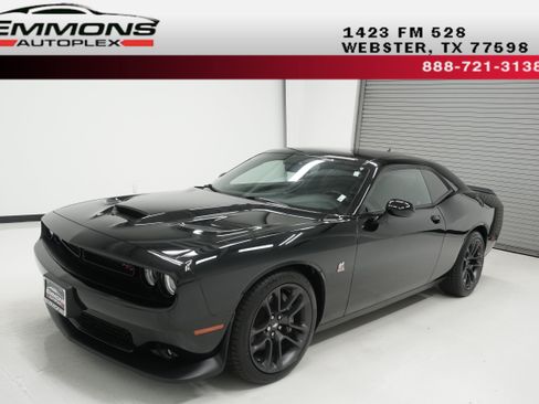 Used 2021 Dodge Challenger R/T Scat Pack RWD image 1