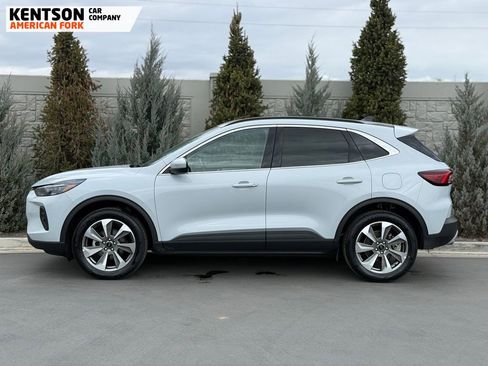 Used 2025 Ford Escape Platinum image 4