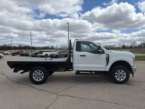 Used 2023 Ford F350 XLT w/ Snow Plow Prep Package AWD/4WD image 2
