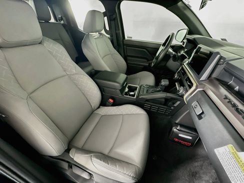Used 2026 Toyota Tacoma SR5 RWD image 30