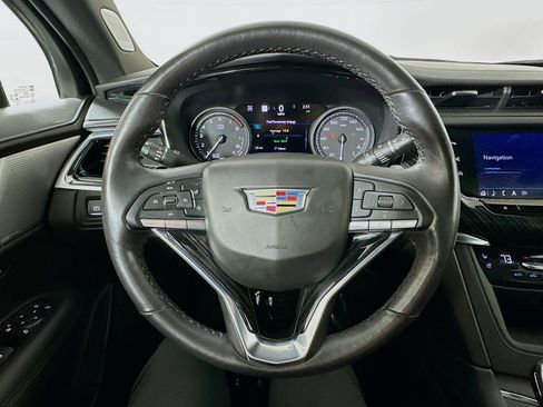 Used 2022 Cadillac XT6 Premium Luxury w/ Technology Package image 11