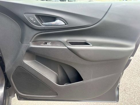 Used 2022 Chevrolet Equinox LT image 12