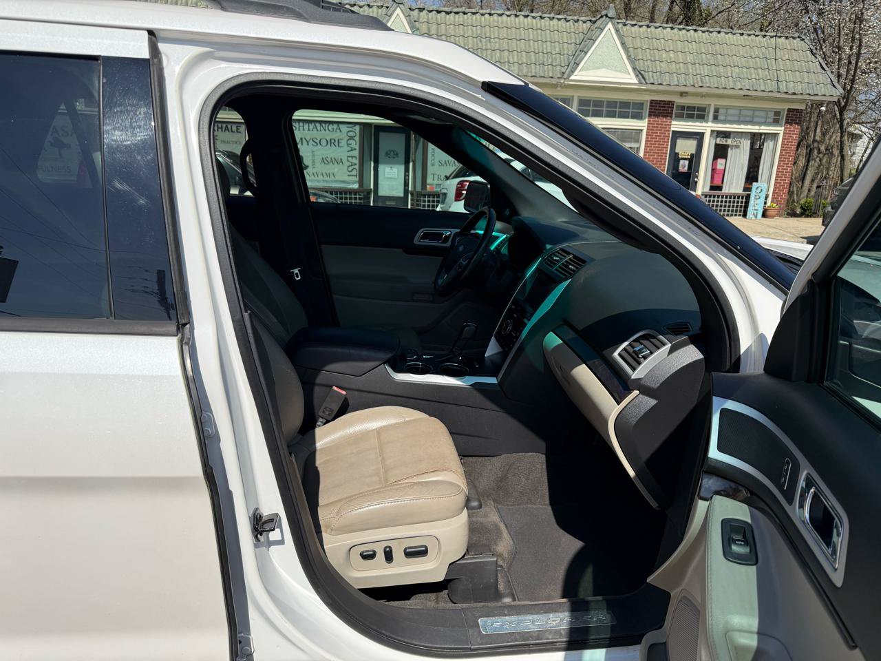 Used 2013 Ford Explorer Limited AWD/4WD image 16