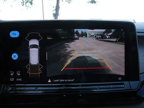 Certified 2025 Volkswagen Atlas SE image 14