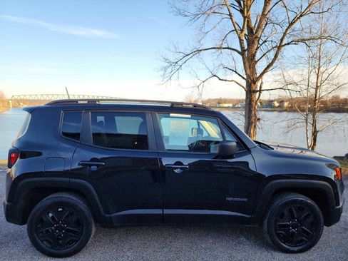 Used 2019 Jeep Renegade Sport image 6