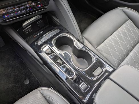 Certified 2023 Buick Envision Avenir AWD/4WD image 23