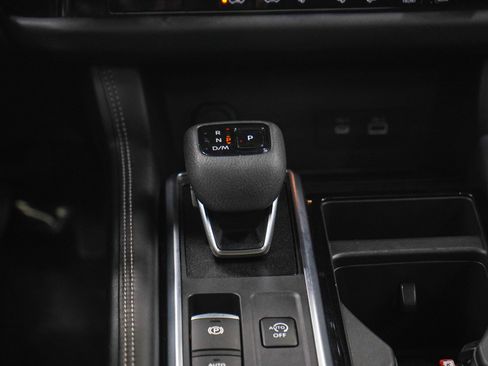Used 2022 Nissan Pathfinder Platinum w/ Lighting Package (N92) AWD/4WD image 21
