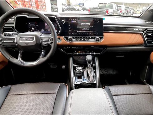 Used 2026 GMC Canyon AT4 w/ Technology Plus Package image 32