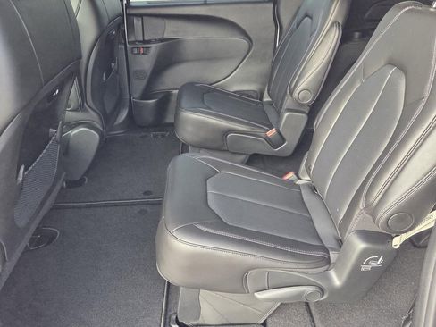 New 2026 Chrysler Pacifica Select w/ S Appearance Package image 10
