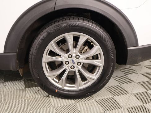 Used 2020 Ford Explorer XLT w/ Equipment Group 202A RWD image 20