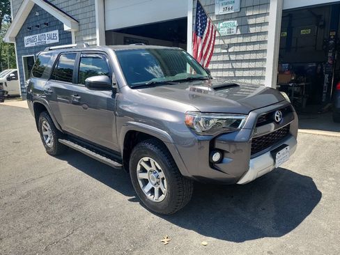 Used 2014 Toyota 4Runner Trail AWD/4WD image 2