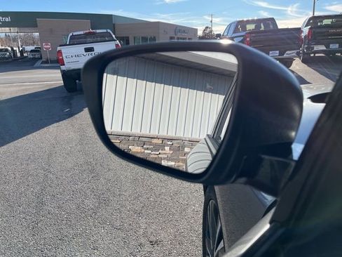 Used 2018 Nissan Pathfinder Platinum image 26