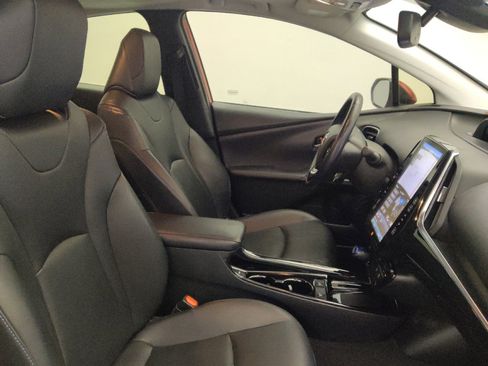 Used 2019 Toyota Prius Limited w/ Premium Convenience Package FWD image 21
