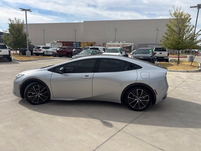 Used 2024 Toyota Prius XLE FWD image 6