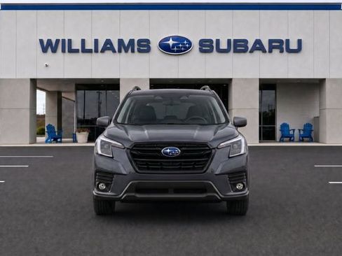 Used 2024 Subaru Forester Premium AWD/4WD image 5