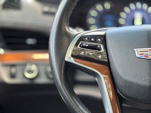 Used 2018 Cadillac Escalade Luxury AWD/4WD image 35