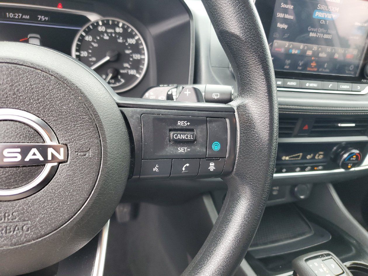 Used 2024 Nissan Rogue SV FWD image 25