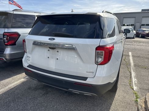 Used 2020 Ford Explorer XLT w/ Equipment Group 202A RWD image 2