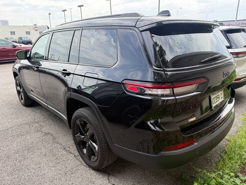 Used 2023 Jeep Grand Cherokee L Laredo AWD/4WD image 13