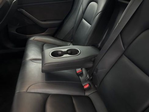 Used 2021 Tesla Model 3 Standard Range Plus image 7