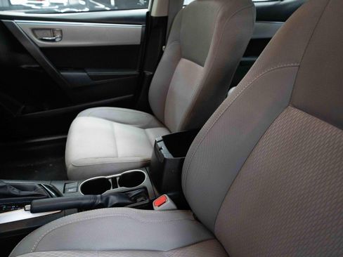Used 2015 Toyota Corolla LE FWD image 10