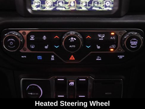 Used 2023 Jeep Wrangler Unlimited Sahara w/ Cold Weather Group AWD/4WD image 25