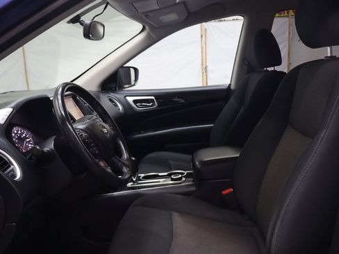 Used 2019 Nissan Pathfinder SV w/ Cargo Package image 17