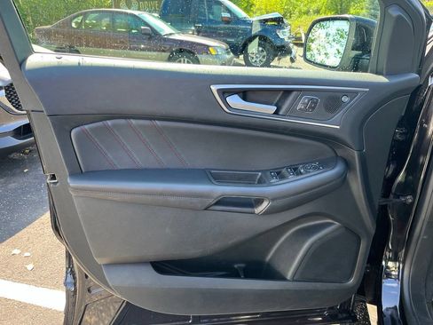 Used 2024 Ford Edge ST w/ Equipment Group 401A AWD/4WD image 8