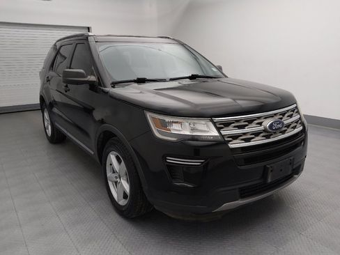 Used 2018 Ford Explorer XLT image 13