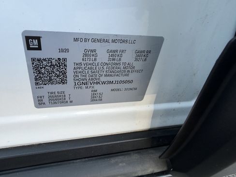 Used 2021 Chevrolet Traverse LT image 37