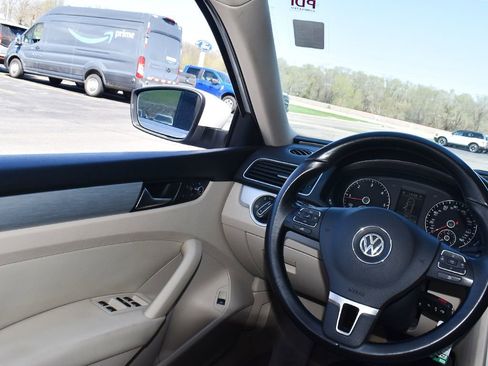 Used 2013 Volkswagen Passat TDI SE FWD image 16
