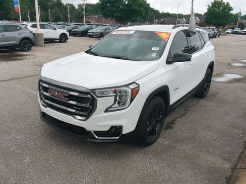 Used 2024 GMC Terrain AT4 w/ Infotainment Package II AWD/4WD image 5