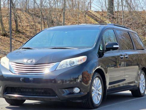 Used 2013 Toyota Sienna Limited w/ Premium Pkg image 1