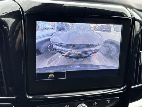 Used 2023 Chevrolet Traverse LT image 34