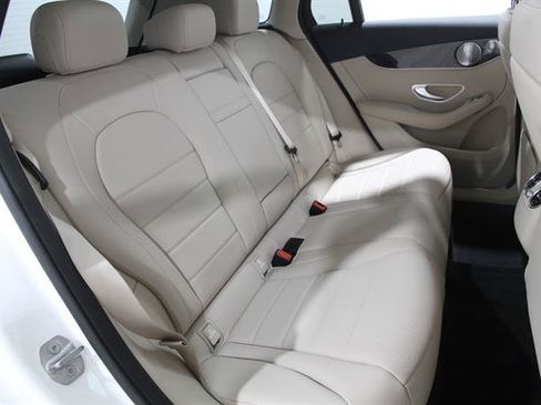 Used 2019 Mercedes-Benz GLC 300 4MATIC image 16
