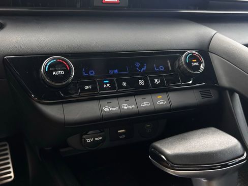 Used 2025 Hyundai Elantra Sport w/ Cargo Package image 19