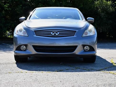 Used 2013 INFINITI G37 x Sedan w/ Premium Pkg AWD/4WD image 2