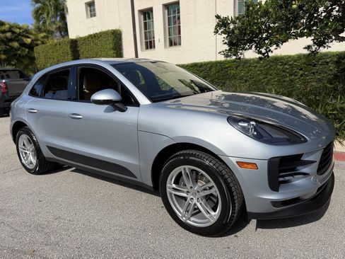 Used 2020 Porsche Macan AWD/4WD image 32