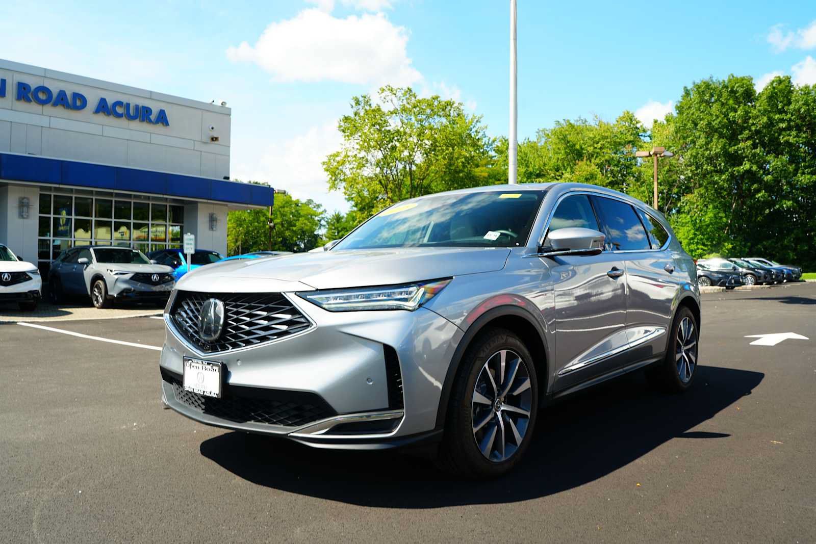 Certified 2025 Acura MDX w/ Technology Package AWD/4WD image 3