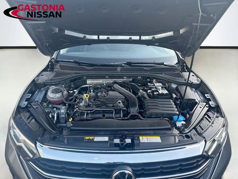 Used 2024 Volkswagen Jetta SE image 35