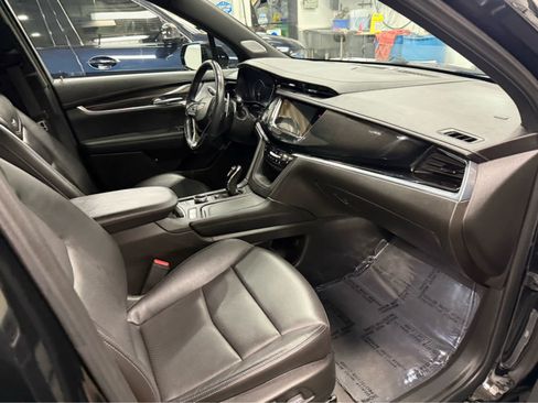 Used 2023 Cadillac XT6 Sport AWD/4WD image 32