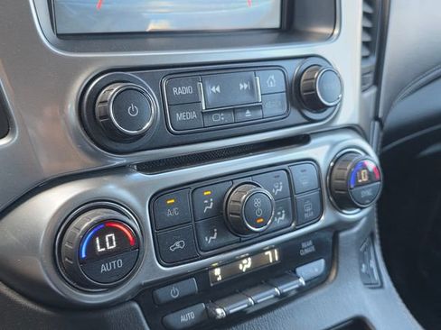 Used 2016 Chevrolet Suburban LT image 28